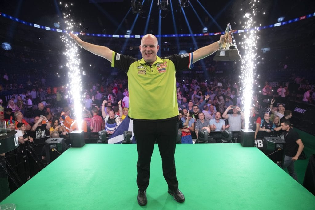 Premier League Darts 1024x682 - Premier League Darts Betting: Cross To Keep Defeating Challenger