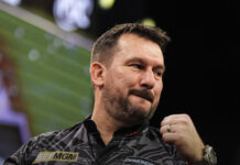 15/2 Jonny Clayton Winner: Silence in Rotterdam as “The Ferret” Conquers Night 11 Jonny Clayton