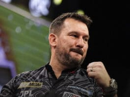 15/2 Jonny Clayton Winner: Silence in Rotterdam as “The Ferret” Conquers Night 11 Jonny Clayton